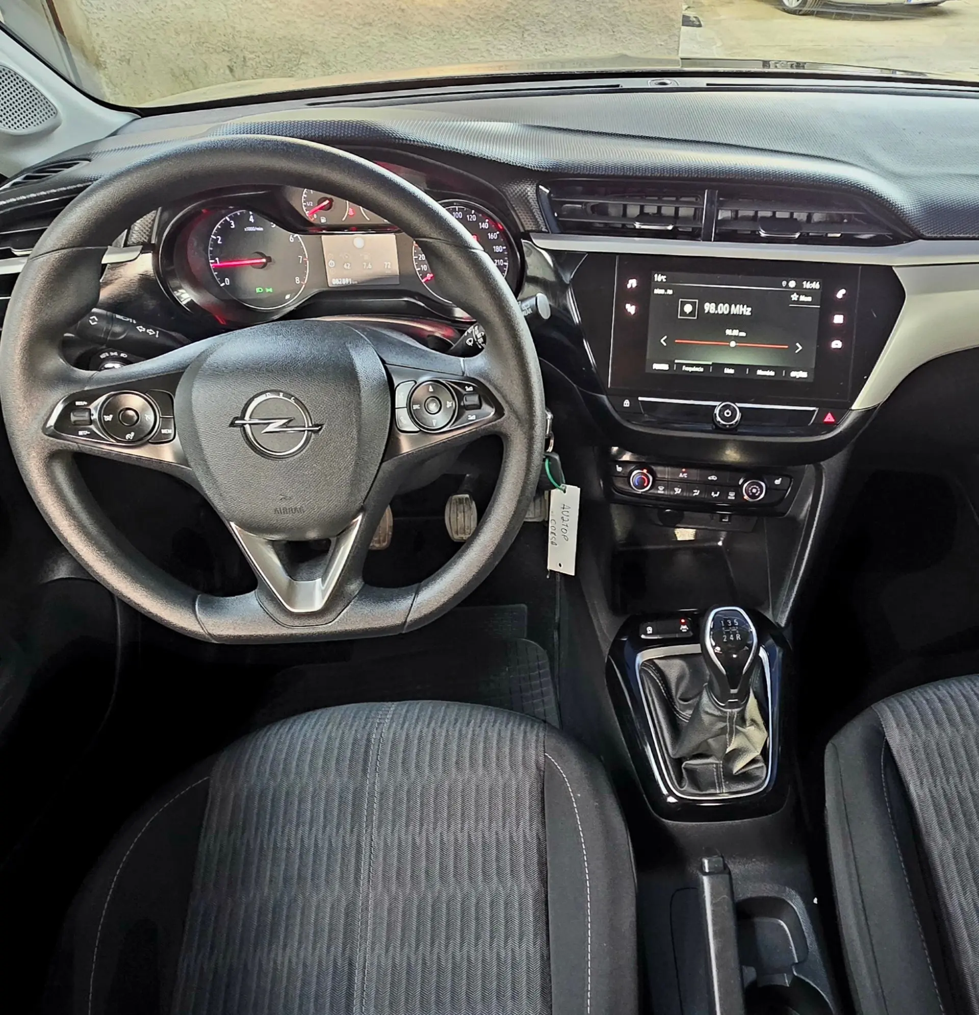 Opel Corsa 1.2 Elegance 6