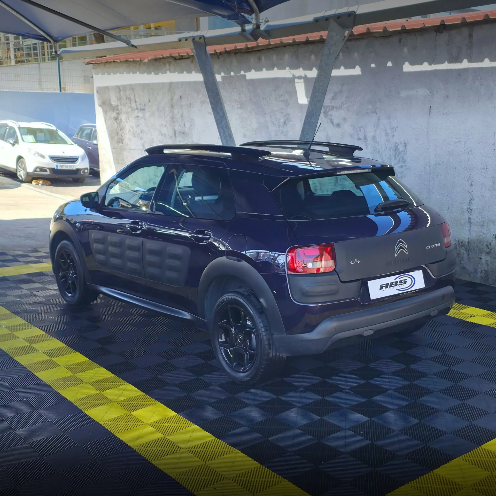 Citroën C4 Cactus 1.2 PureTech Shine 4