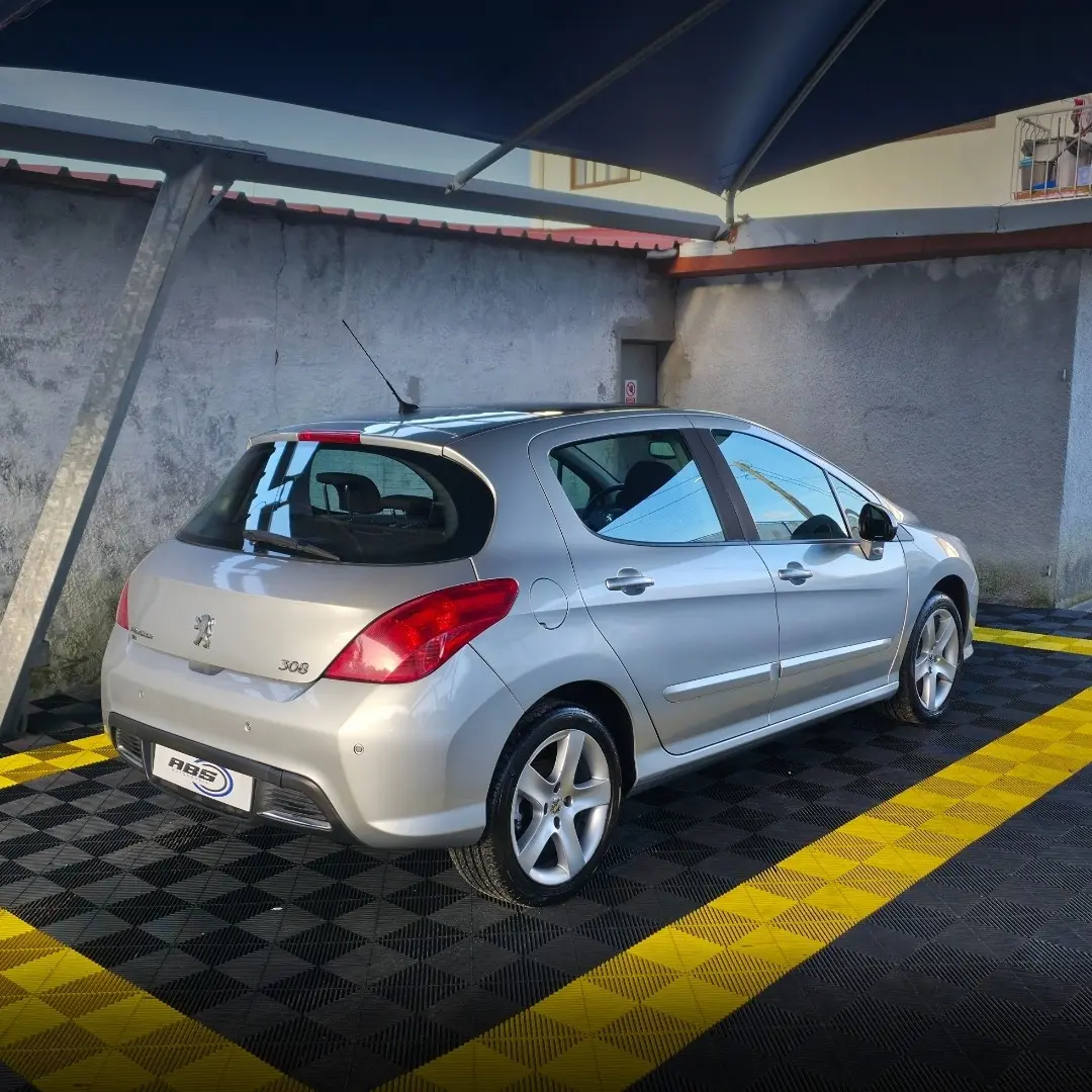 Peugeot 308 1.6 HDi Executive CMP6 5