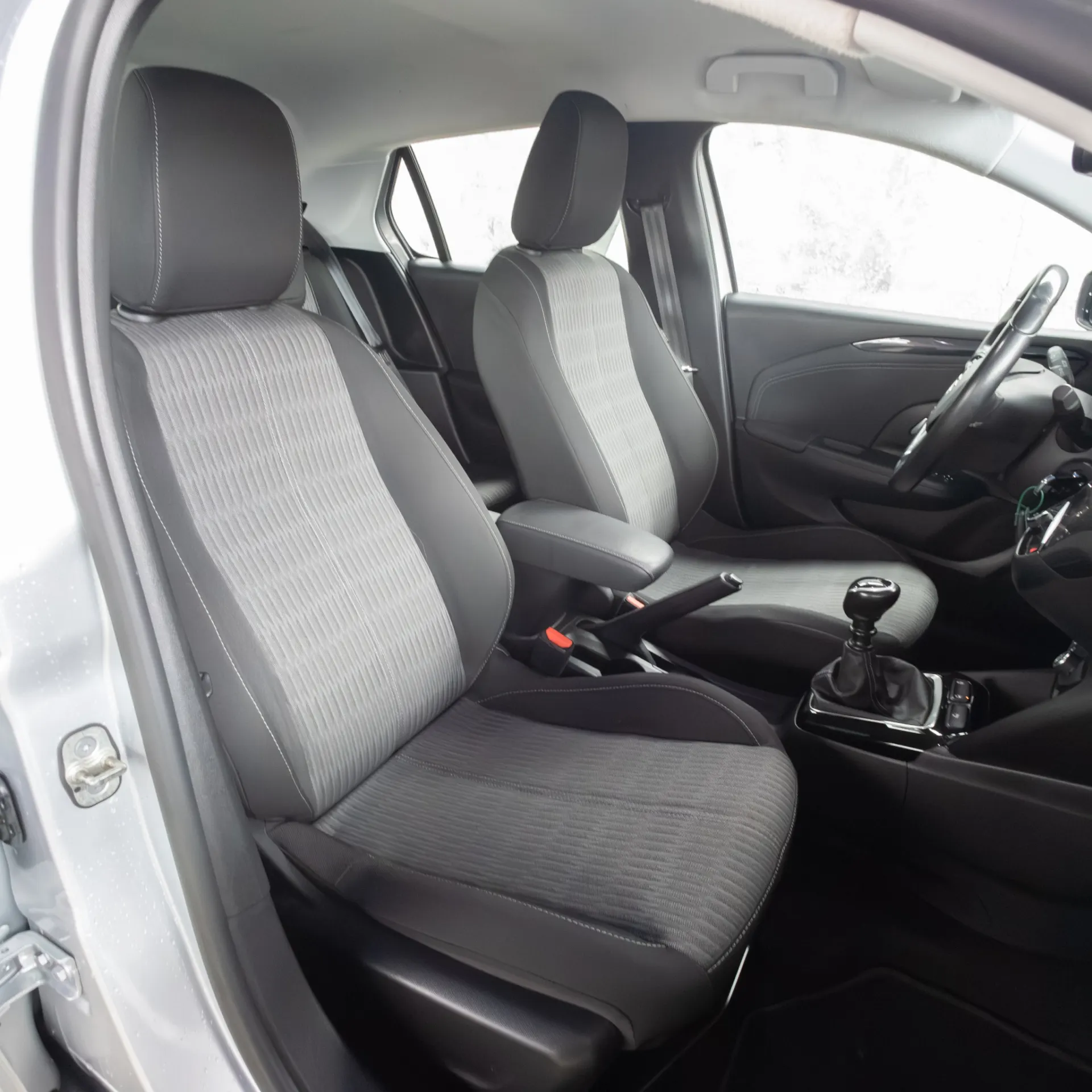 Opel Corsa 1.5 D Elegance 8