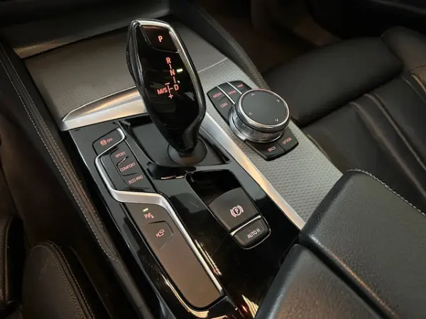 BMW 520 d Pack M Auto 14