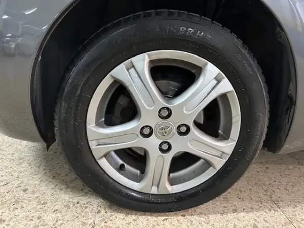 Toyota Yaris 1.0 VVT-i AC Manual 19