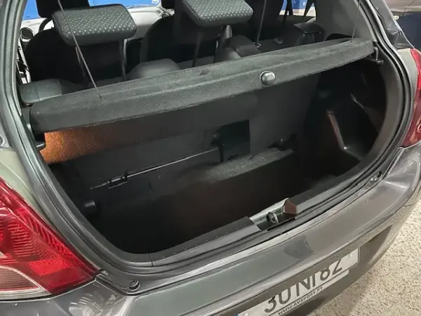 Toyota Yaris 1.0 VVT-i AC Manual 20