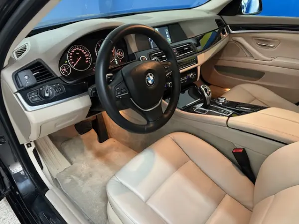 BMW 520 d Pack M Auto 9