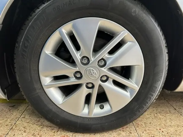 Toyota Auris Touring Sports 1.8 HSD Comfort +P.Sport+Navi 21