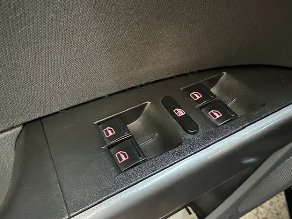 SEAT Leon 1.6 TDI ECOMOTIVE Style 19