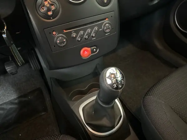 Renault Clio 1.2 16V Dynamique 13