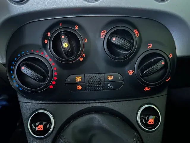 Fiat 500C 1.0 Hybrid Connect 13