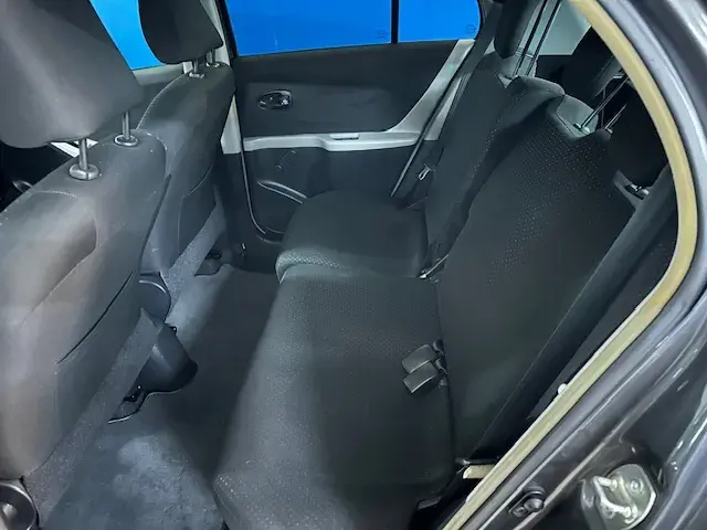 Toyota Yaris 1.0 VVT-i AC Manual 12