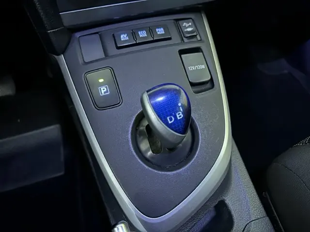 Toyota Auris Touring Sports 1.8 HSD Comfort +P.Sport+Navi 13