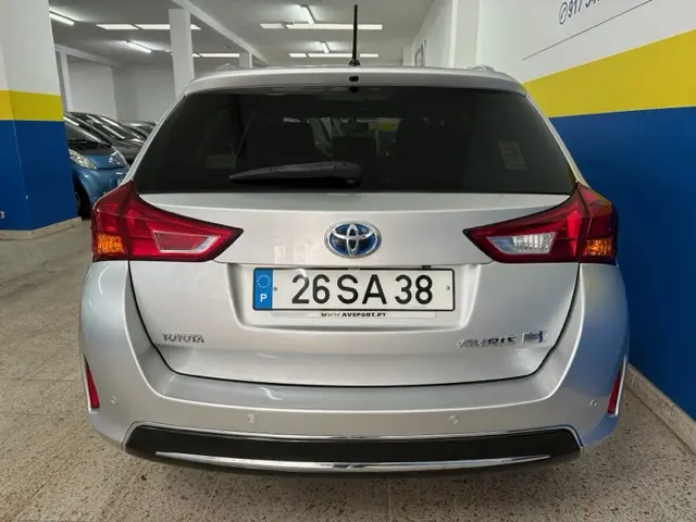 Toyota Auris Touring Sports 1.8 HSD Comfort +P.Sport+Navi 8