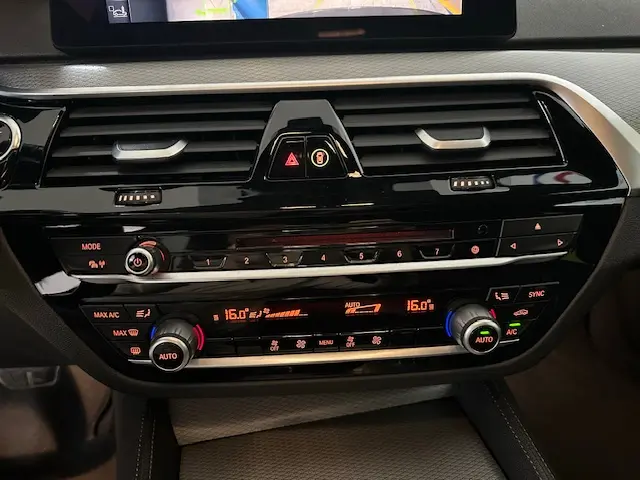 BMW 520 d Pack M Auto 15