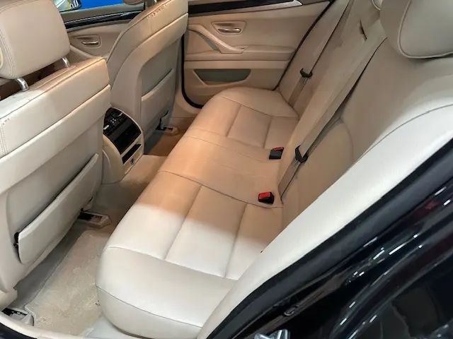 BMW 520 d Pack M Auto 11