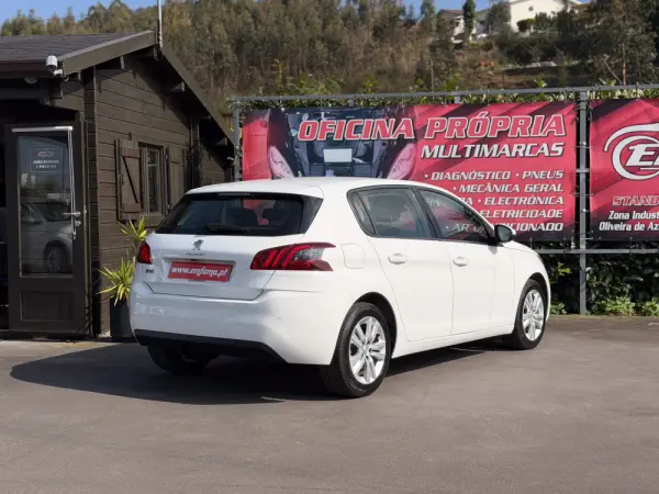 Peugeot 308 1.5 BlueHDi 9