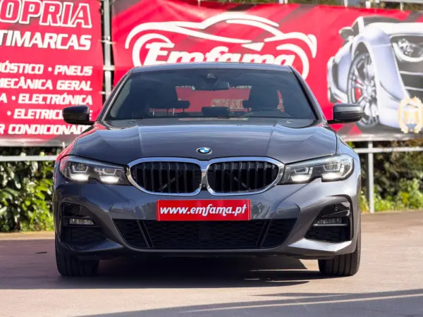BMW 320 d Pack Desportivo M Auto 4