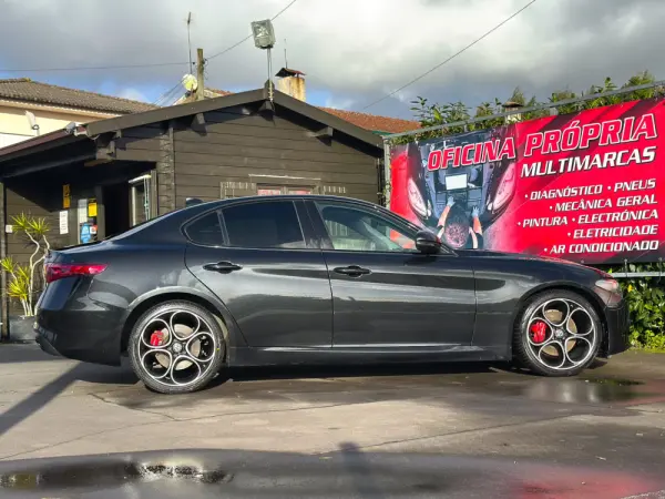 Alfa Romeo Giulia 2.2 D Sprint AT8 13