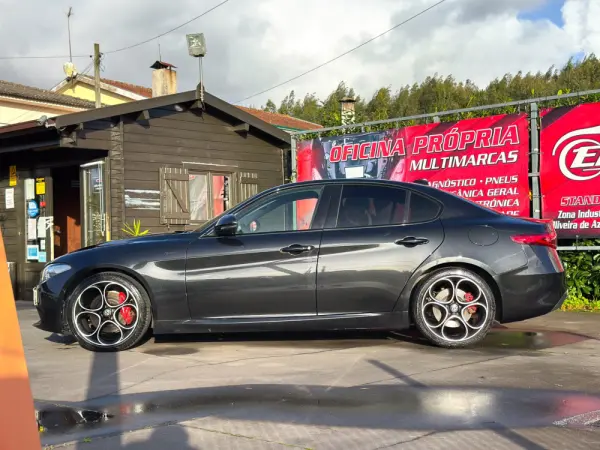 Alfa Romeo Giulia 2.2 D Sprint AT8 8