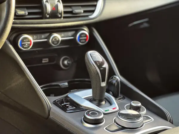 Alfa Romeo Giulia 2.2 D Sprint AT8 20