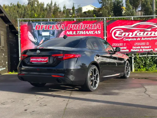 Alfa Romeo Giulia 2.2 D Sprint AT8 12