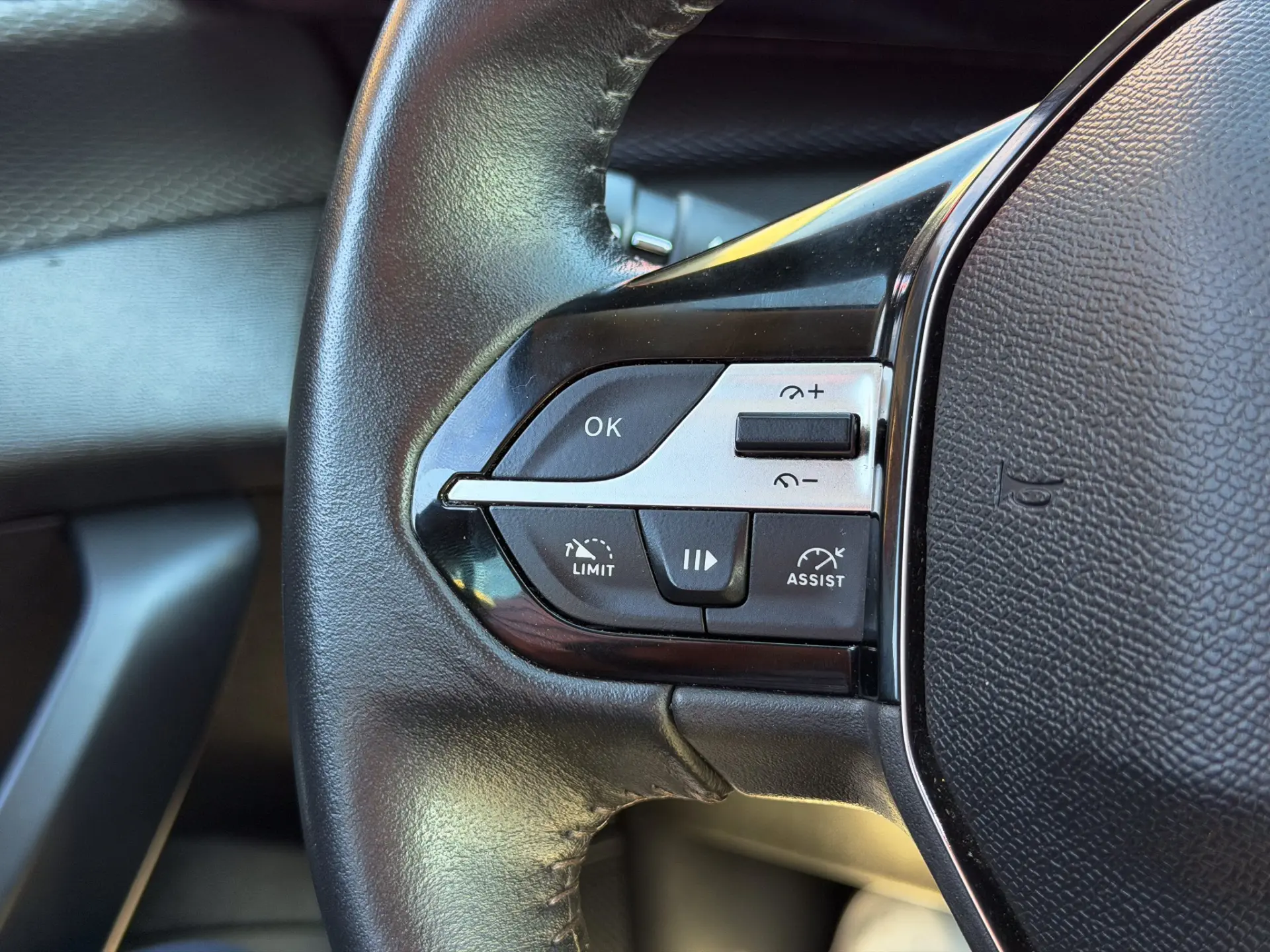 Peugeot 308 SW 1.5 BlueHDi Active EAT8 20