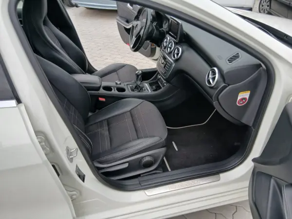 Mercedes-Benz A 200 Outro 8