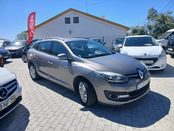 Renault Mégane Sport Tourer Outro 3