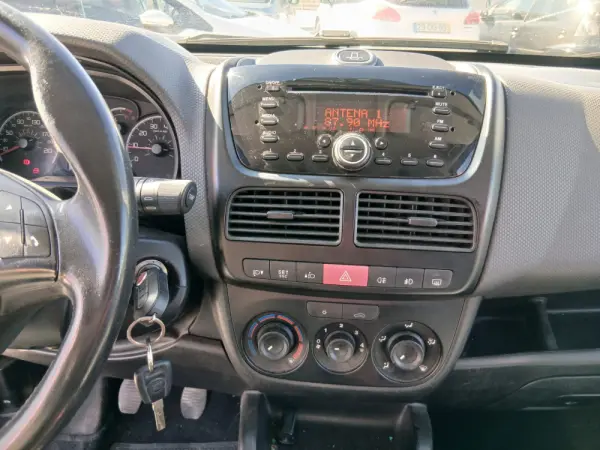 Fiat Doblo 1.3 M-Jet 7L Start&Stop 14