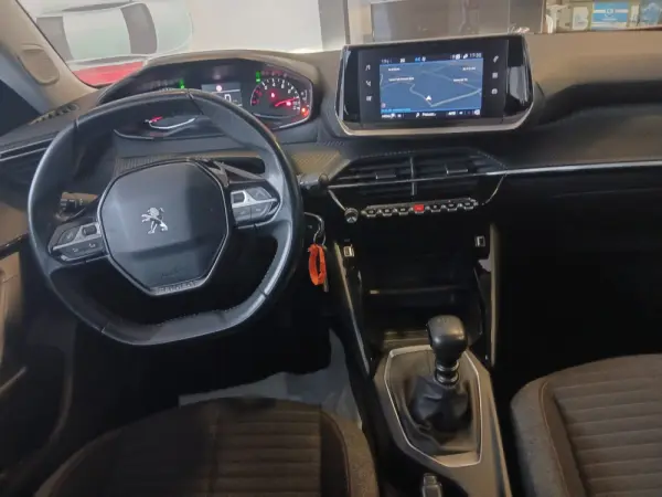 Peugeot 2008 1.2 PureTech Active Pack 8