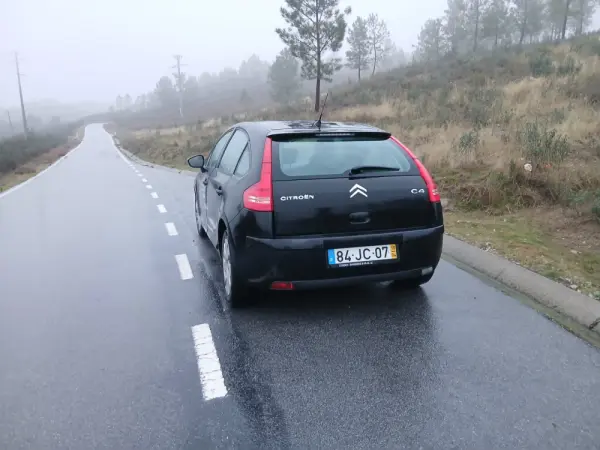 Citroën C4 1.6 HDi Attraction 4