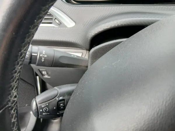 Peugeot 2008 1.6 BlueHDi Allure 16