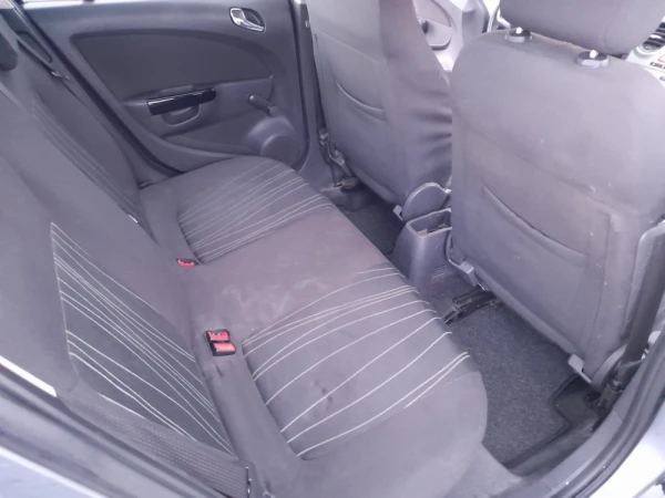 Opel Corsa 1.2 8