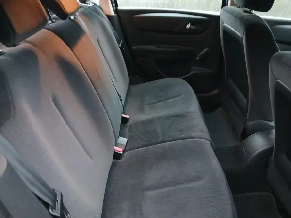Citroën C4 1.6 HDi Attraction 8