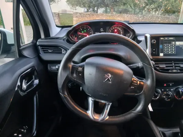 Peugeot 208 1.4 HDi 12