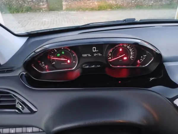 Peugeot 208 1.4 HDi 15