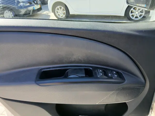 Fiat Doblo 1.3 M-Jet 7L Start&Stop 16