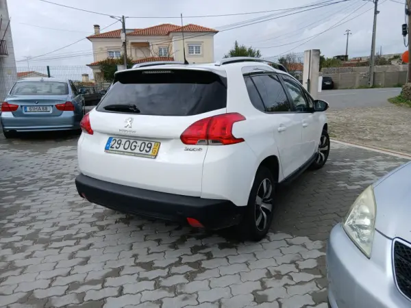 Peugeot 2008 1.2 VTi Allure 6