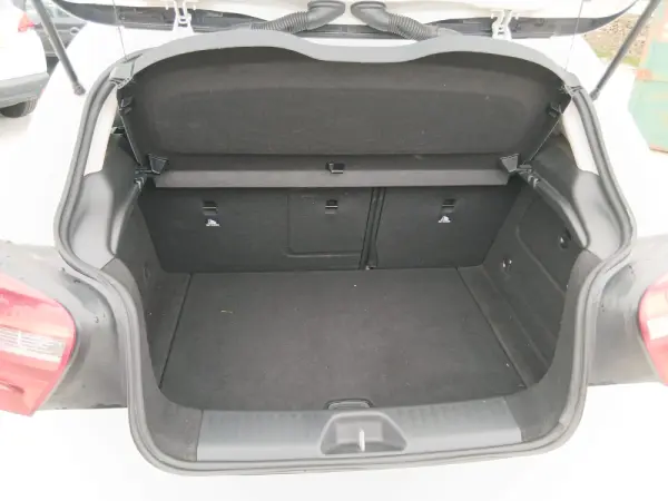 Mercedes-Benz A 200 Outro 11