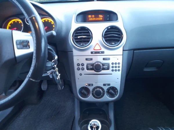 Opel Corsa 1.2 5