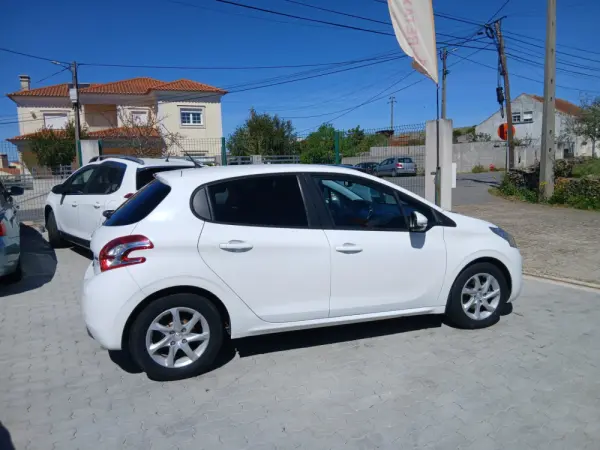 Peugeot 208 1.4 HDi 3