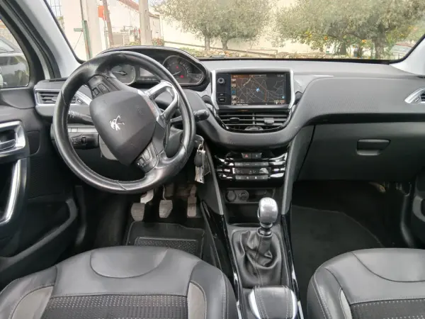 Peugeot 2008 1.6 BlueHDi Allure 7