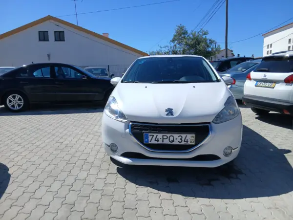 Peugeot 208 1.4 HDi 2