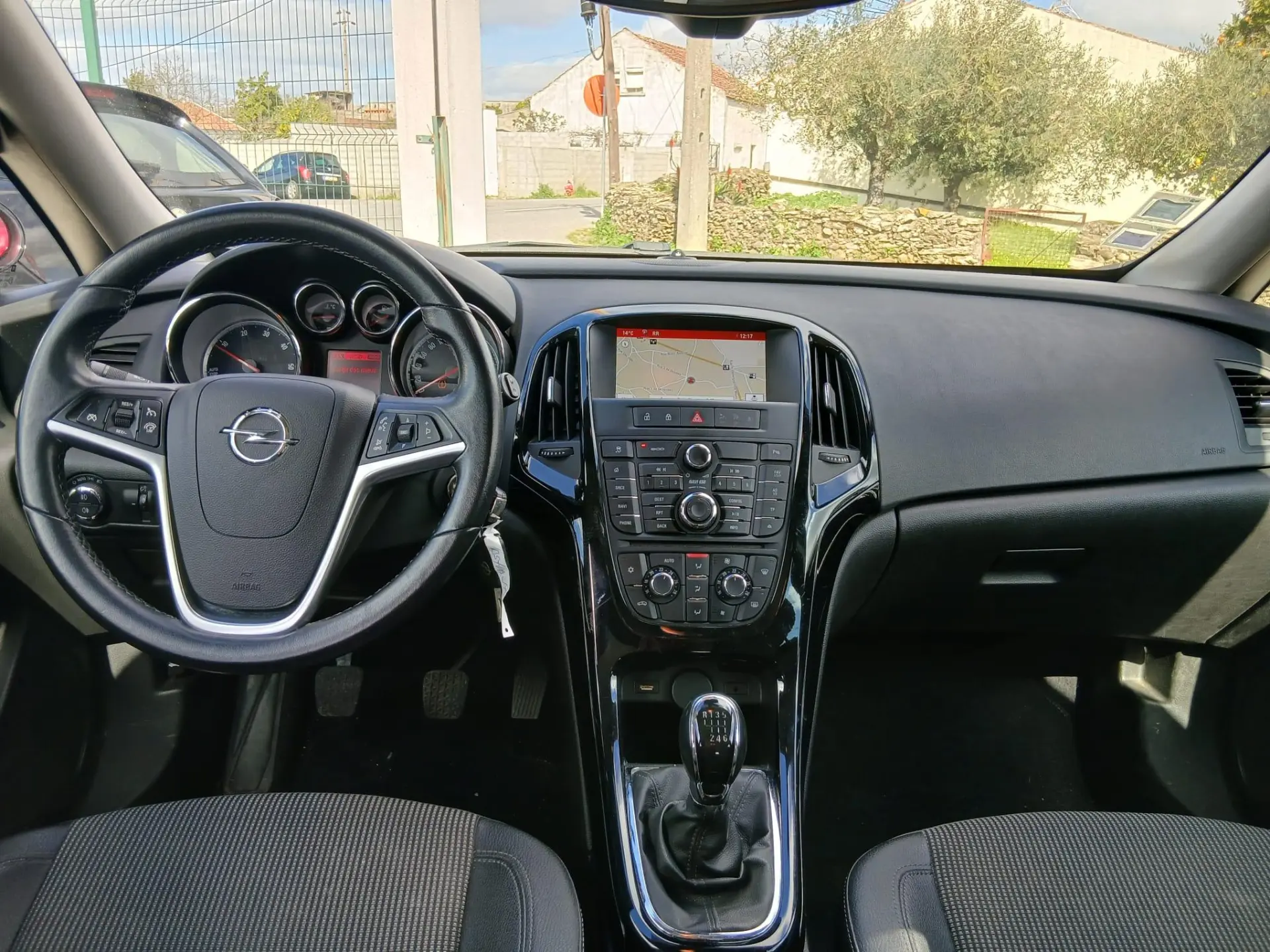 Opel Astra Sports Tourer Outro 5