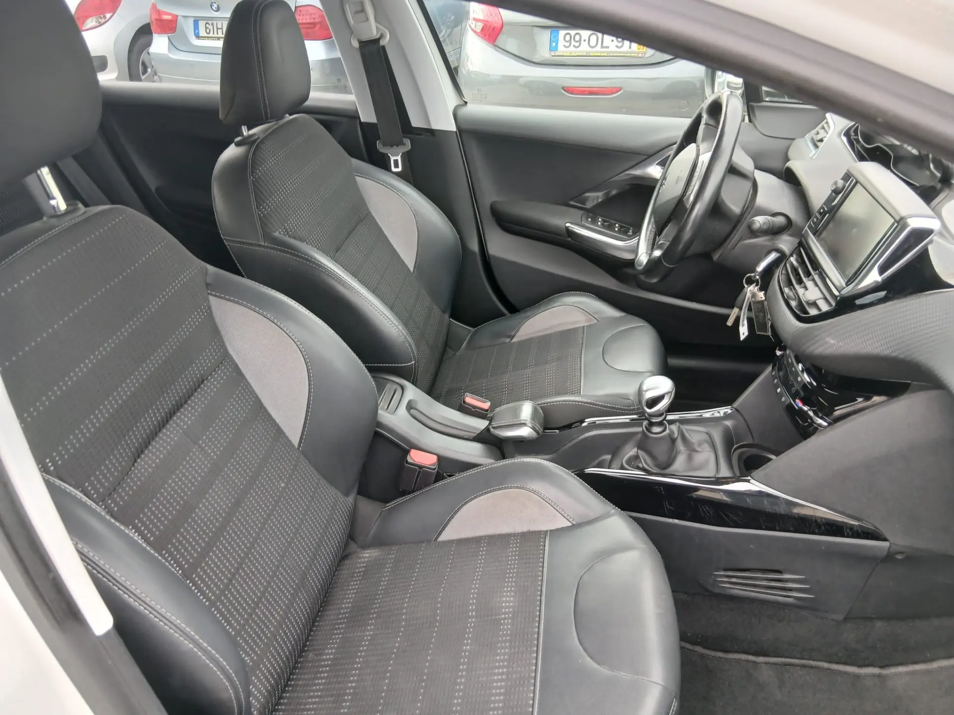 Peugeot 2008 1.6 BlueHDi Allure 12