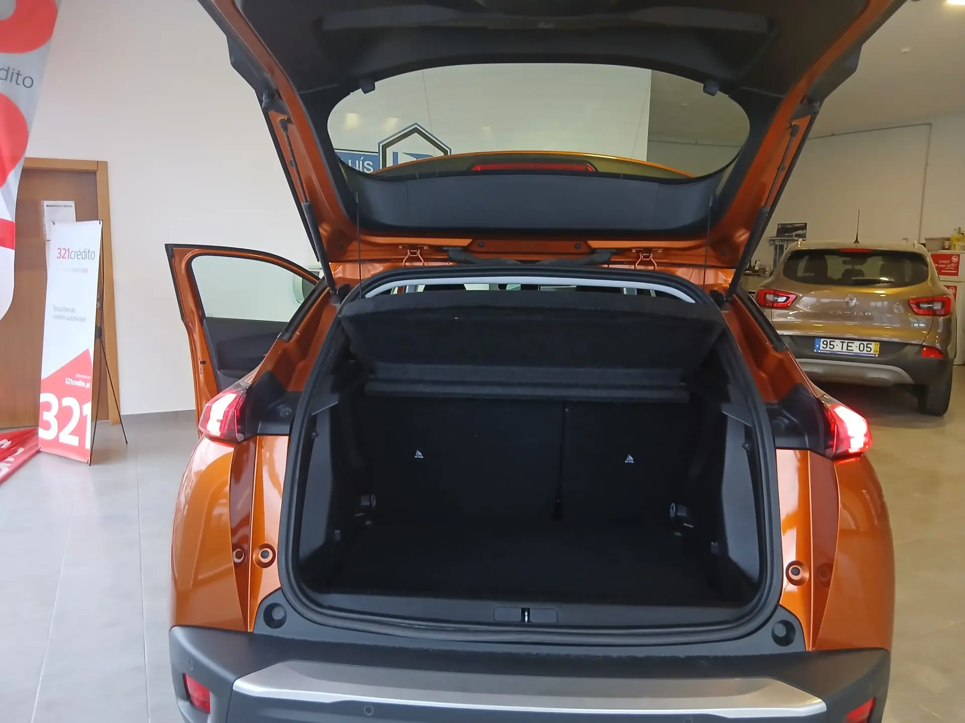 Peugeot 2008 1.2 PureTech Active Pack 13