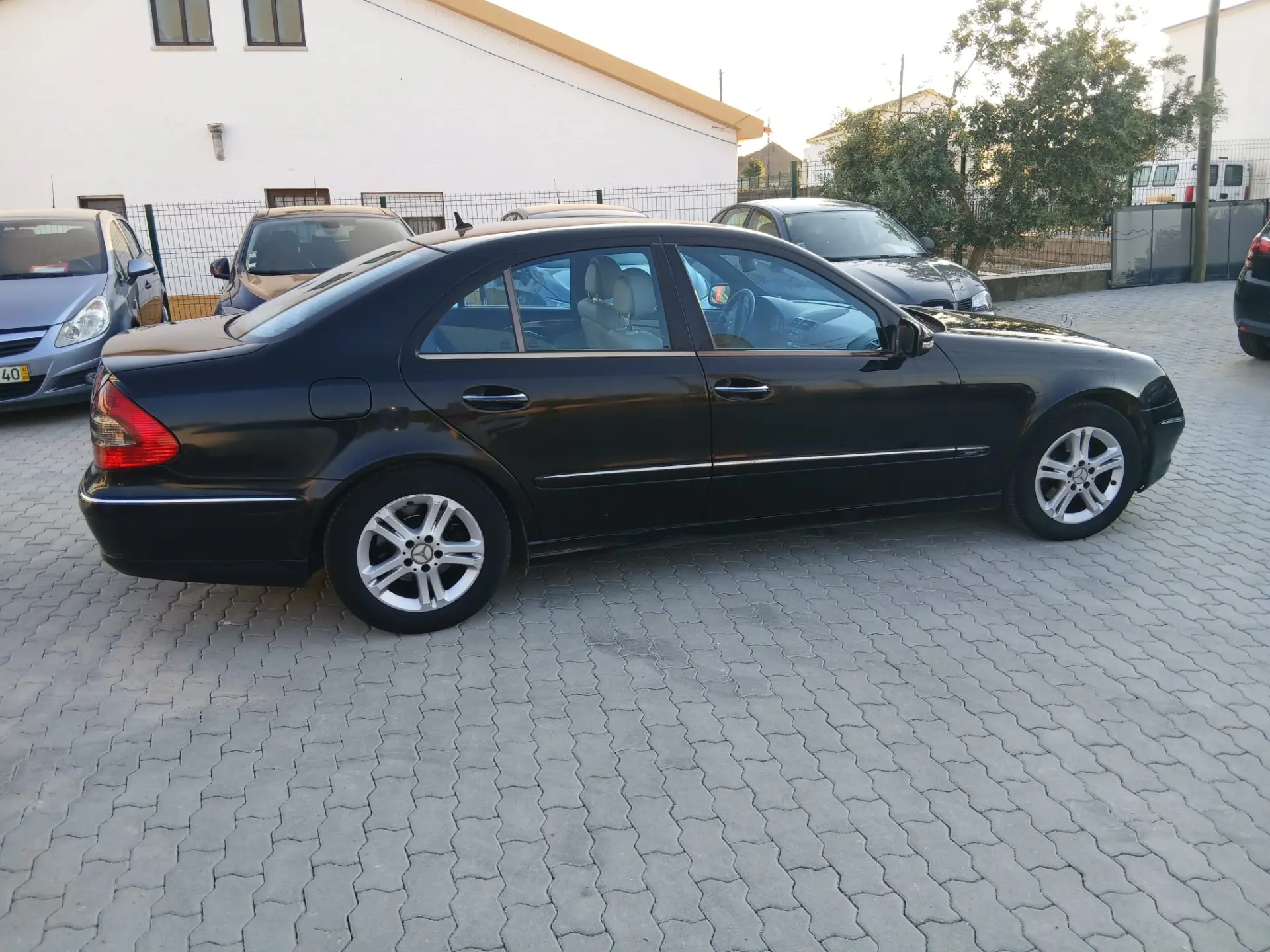 Mercedes-Benz E 220 CDI Avantgarde Aut. 2