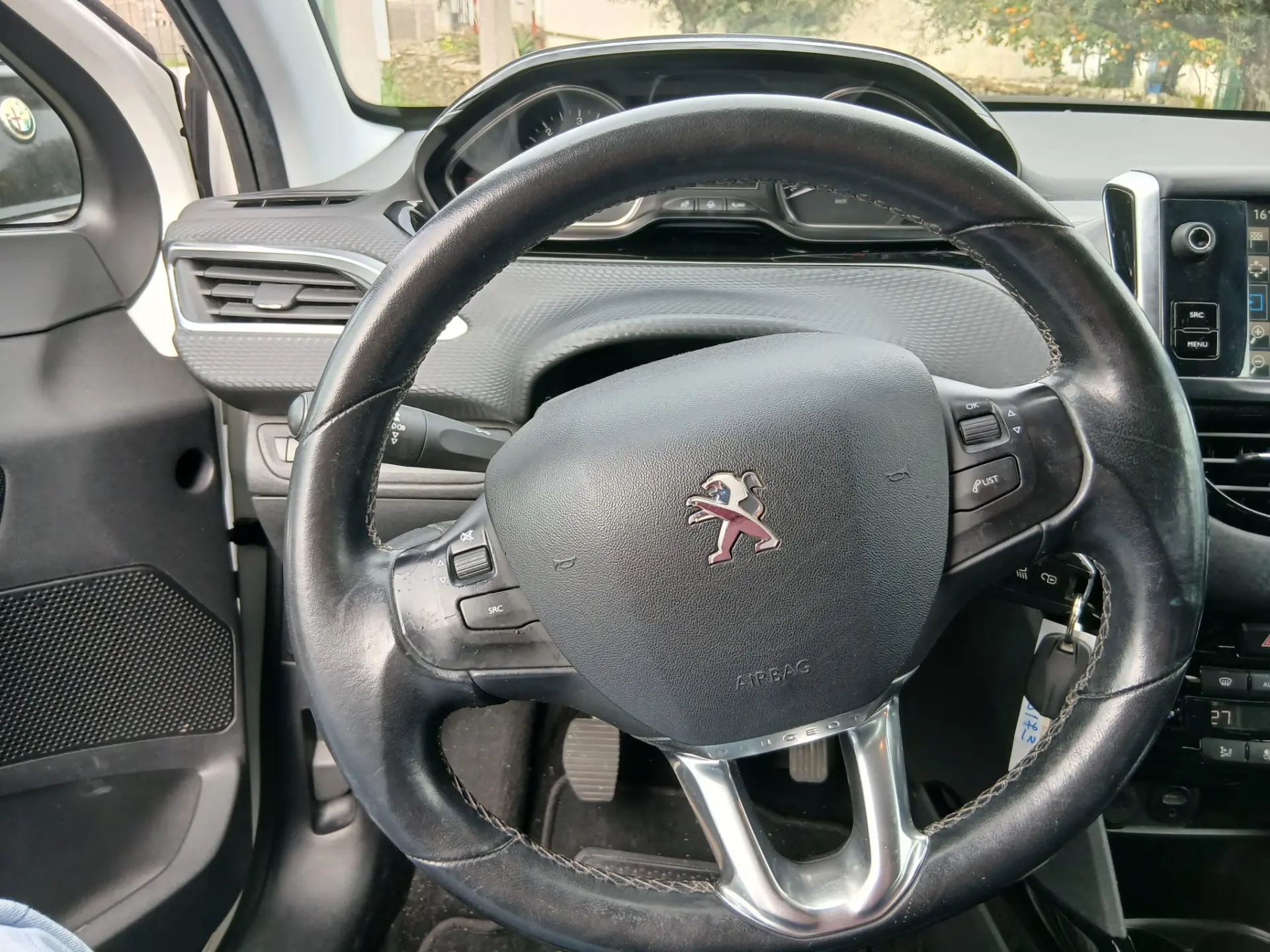 Peugeot 2008 1.6 BlueHDi Allure 10