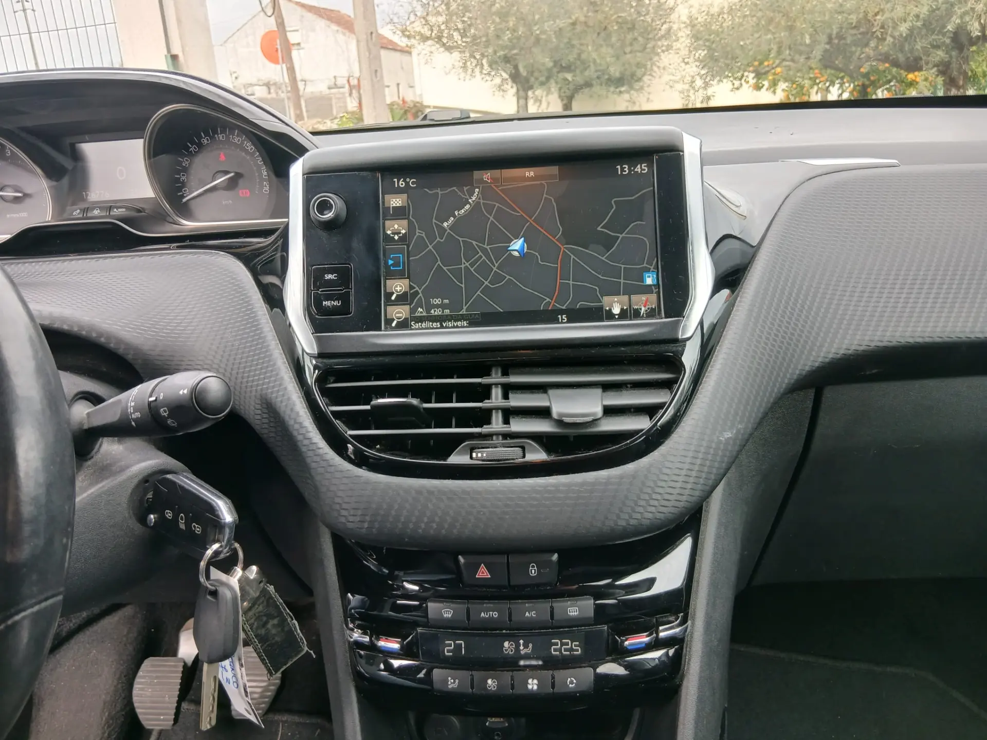 Peugeot 2008 1.6 BlueHDi Allure 8