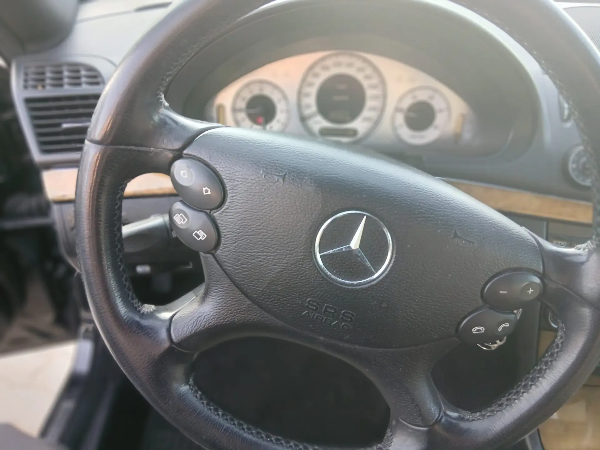 Mercedes-Benz E 220 CDI Avantgarde Aut. 12