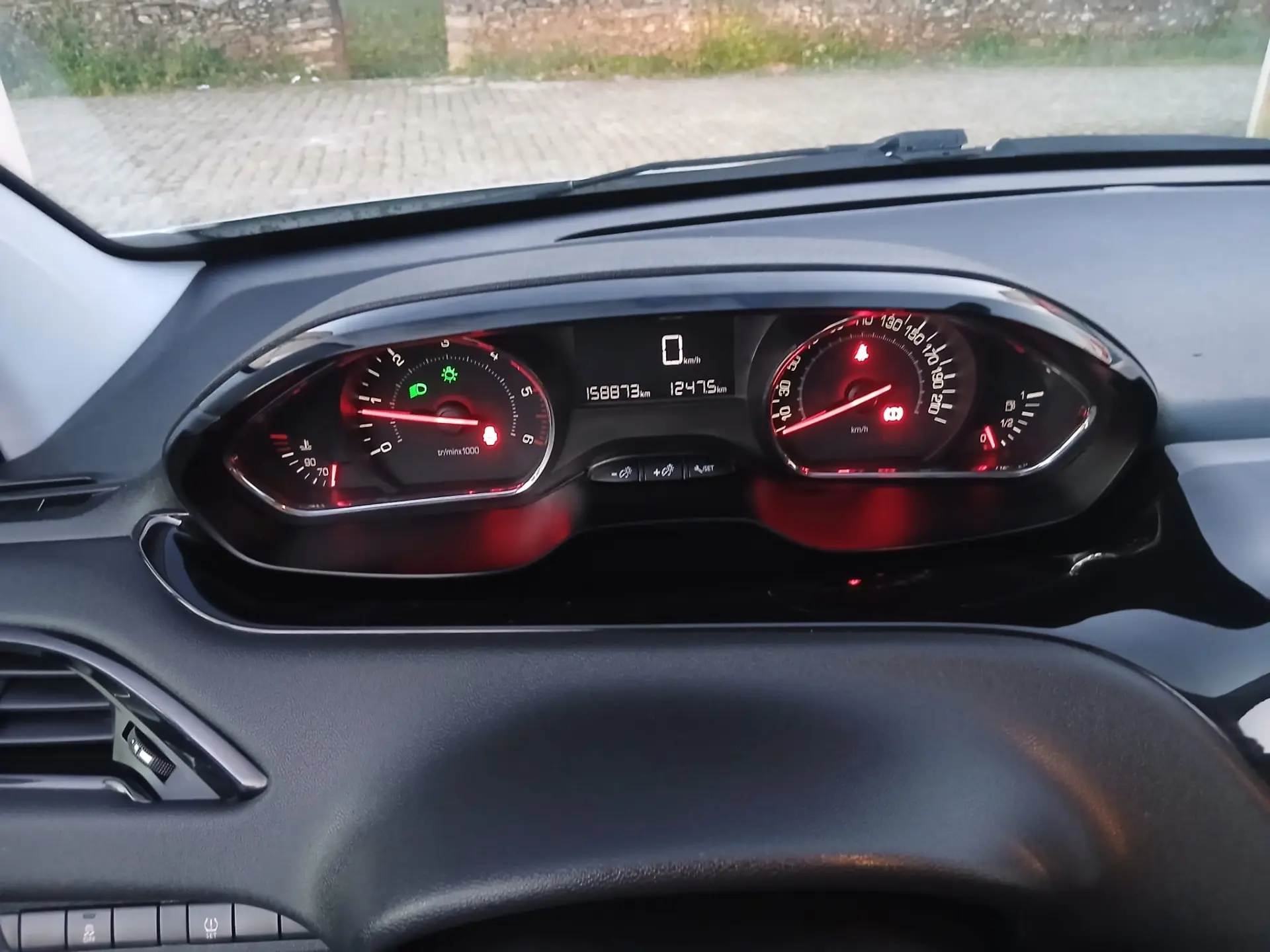 Peugeot 208 1.4 HDi 15