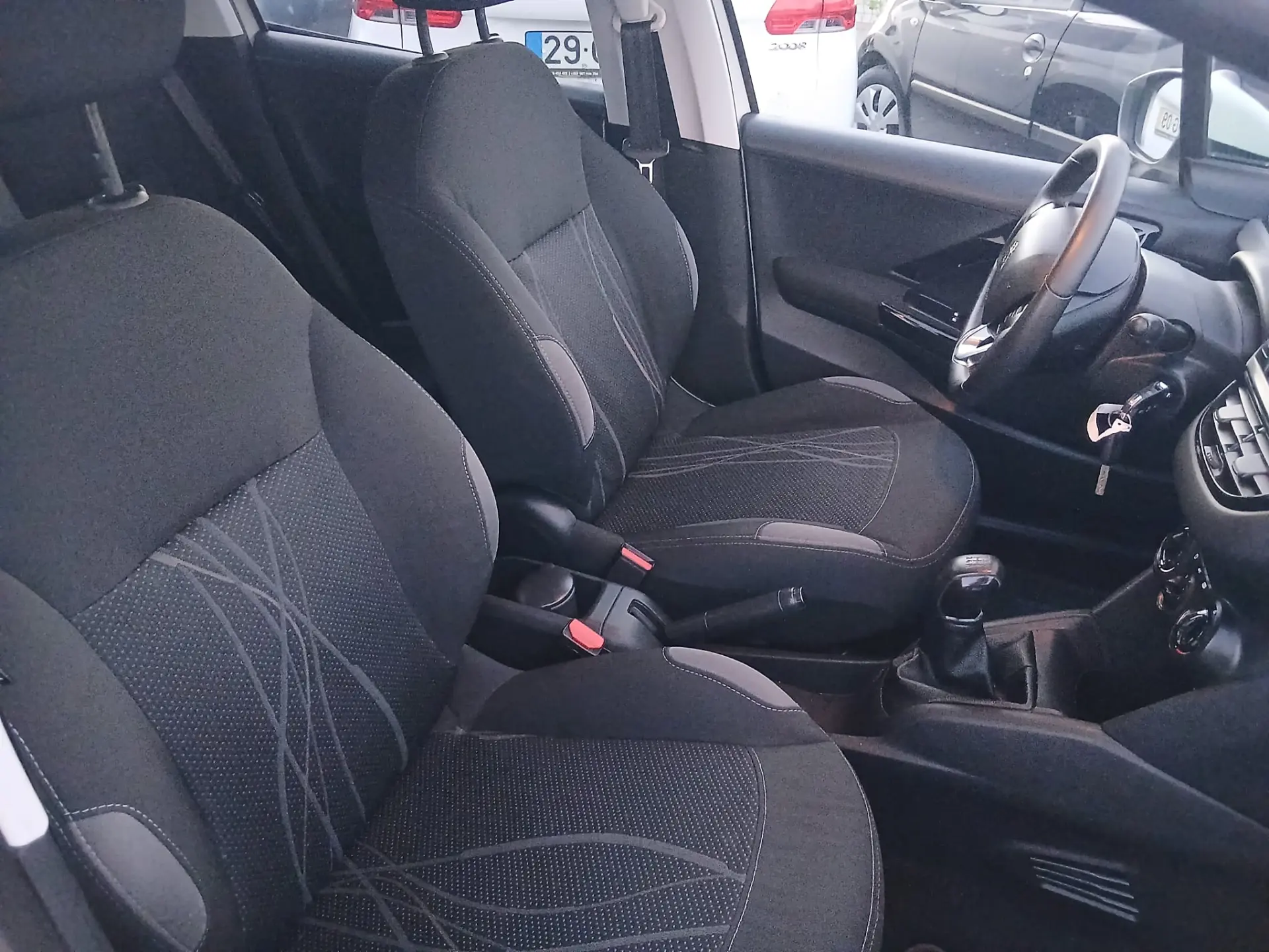 Peugeot 208 1.4 HDi 8